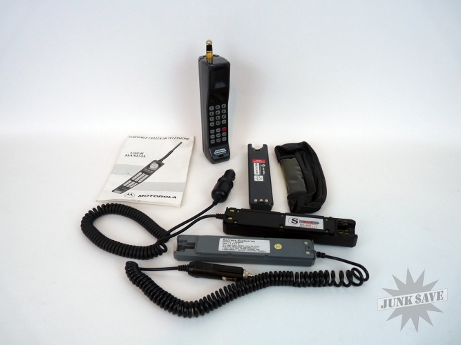 Vintage Brick Cellular Phone Ultra Classic Motorola With Extras