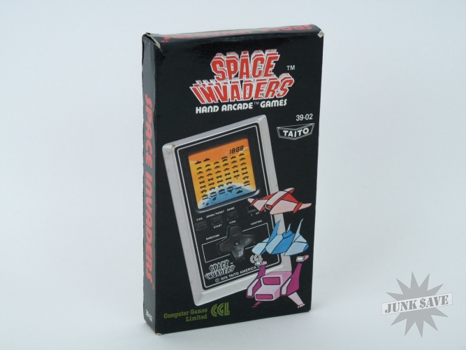 Tiger Space Invaders LCD Handheld Electronic Game CGL UK Version